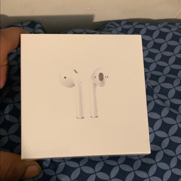 Apple AirPods in Classic White